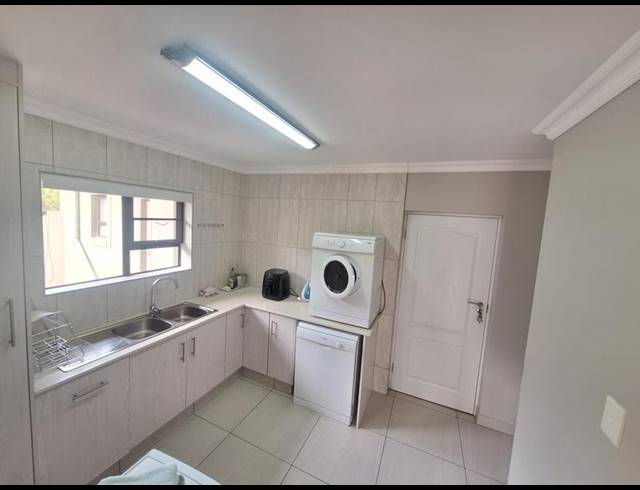 4 BEDROOM HOUSE FOR SALE IN HARTENBOS LANDGOED